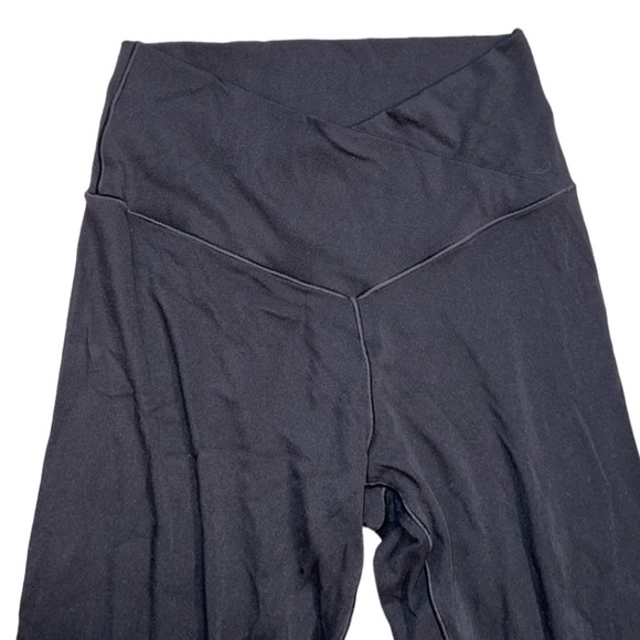 Offline by Aerie Crossover Hi-Rise 7/8 Black Legging Size Medium - Picture 3 of 4